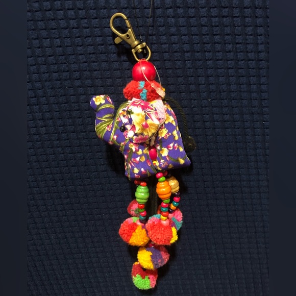 SOLD Pom Pom Lucky Elephant Keychain 🐘❤️ Handbag and Clothing Accessory - Picture 5 of 6